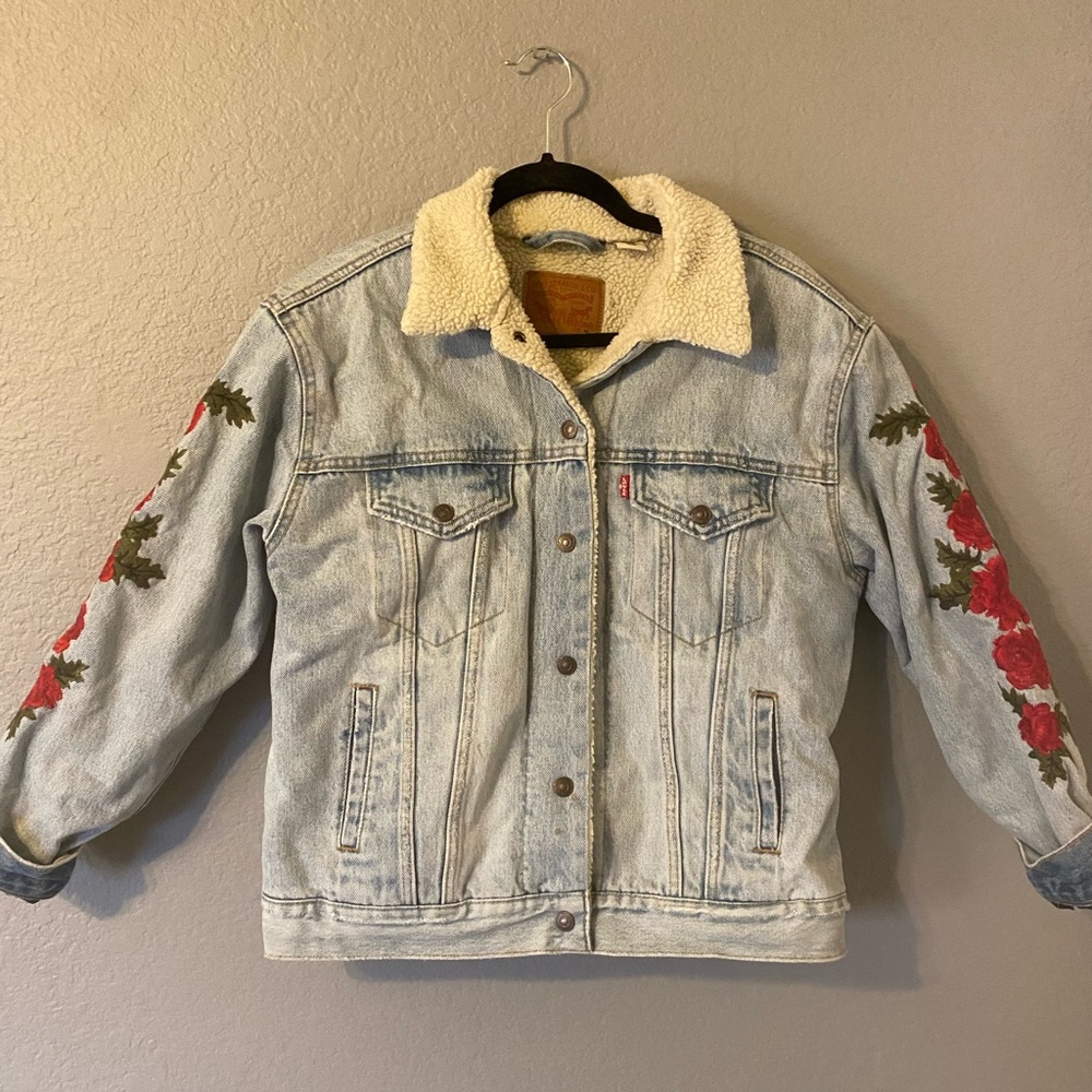 Levi’s jean / Sherpa embroidered jacket